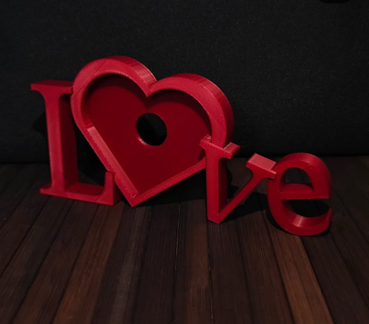 Κορνίζα LOVE για Αγίου Βαλεντίνου