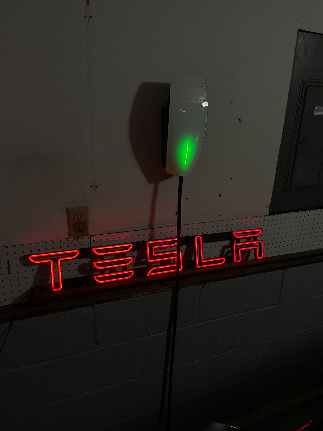 TESLA LED Neon Sign / Φωτιζόμενα Γράμματα TESLA
