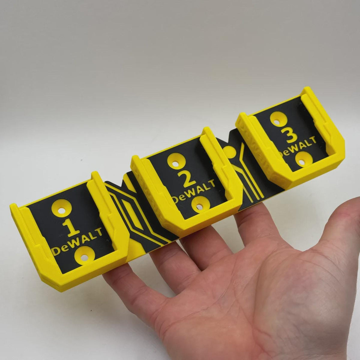 3D Εκτυπωμένη Βάση Μπαταρίας DeWalt – Ράφι Οργανωτή Εργαλείων 18V/20V