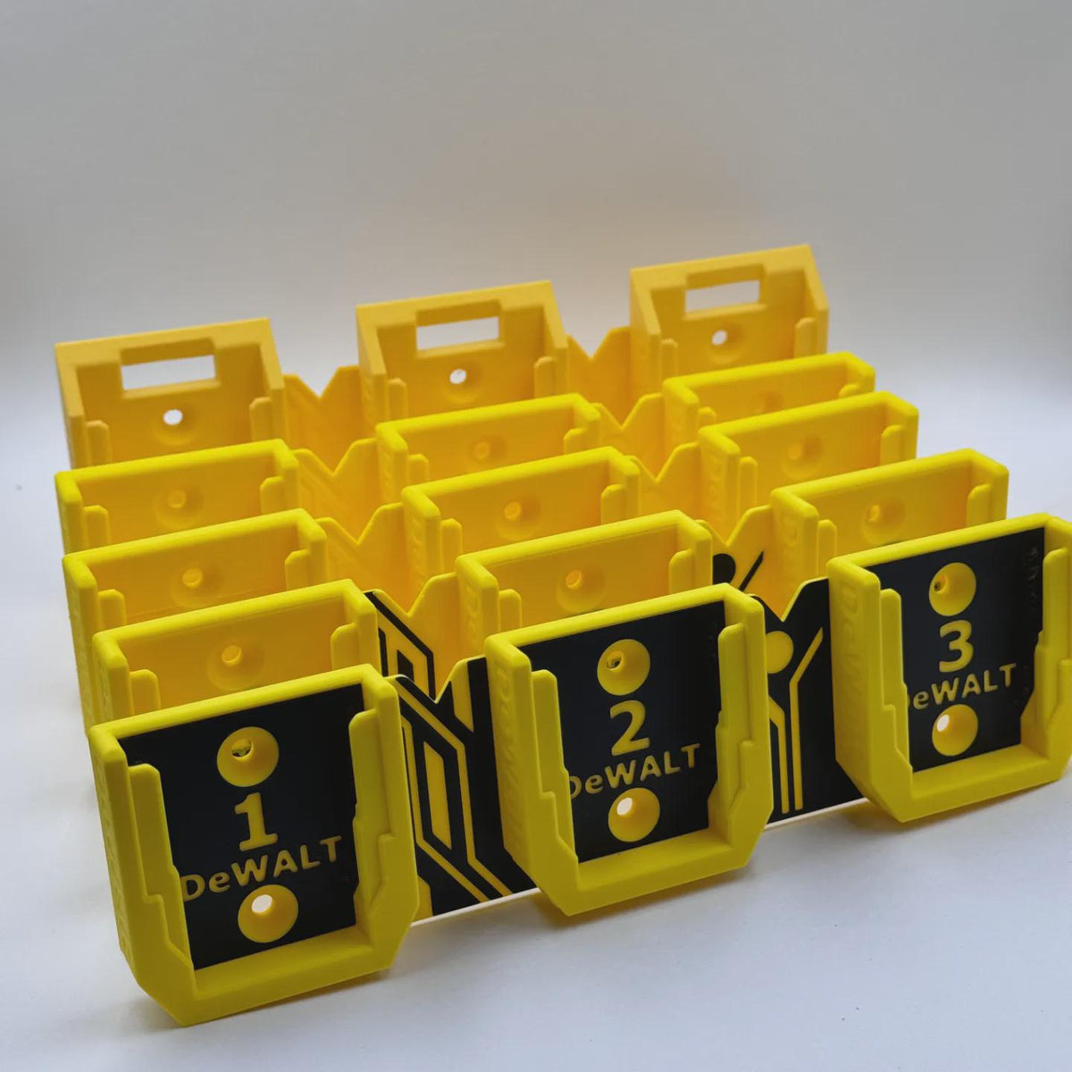 3D Εκτυπωμένη Βάση Μπαταρίας DeWalt – Ράφι Οργανωτή Εργαλείων 18V/20V