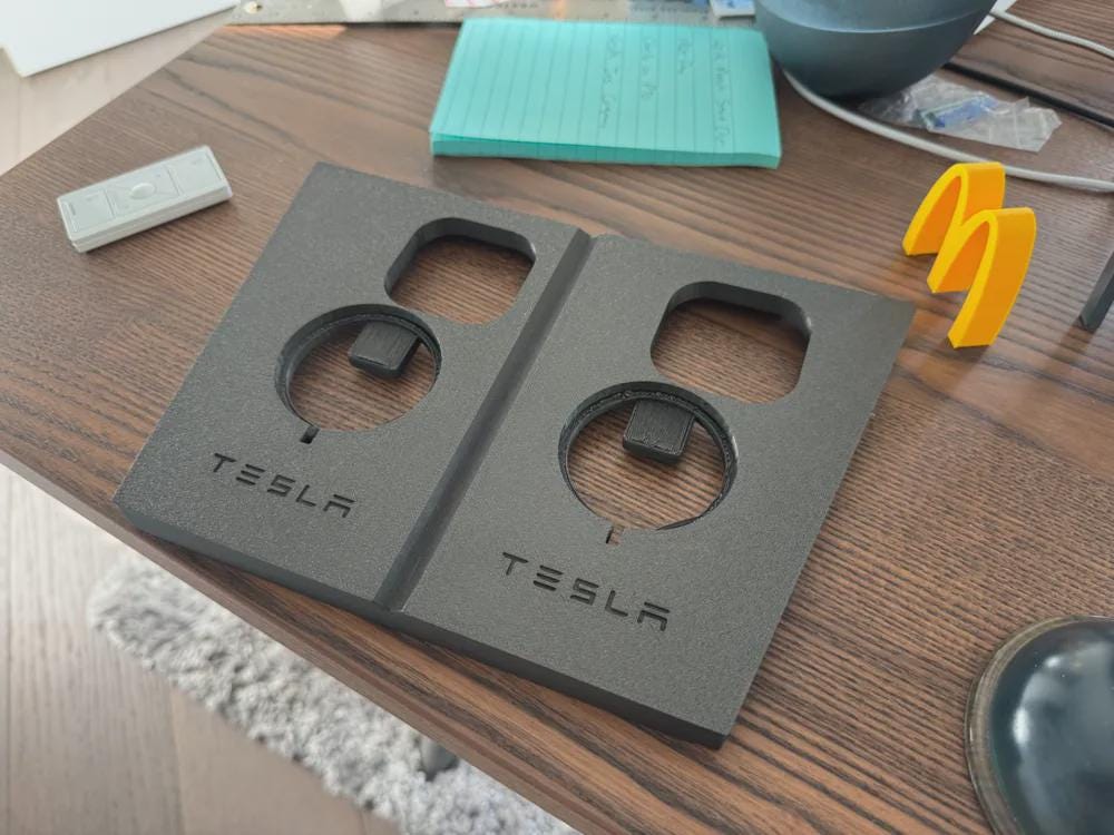 Tesla Model S 2021+ Refresh – Διπλός Προσαρμογέας MagSafe – 3D Εκτυπωμένη Βάση Φόρτισης