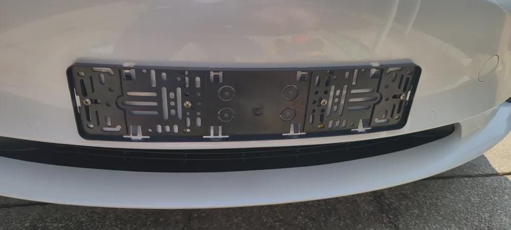 Βάση Μπροστινής Πινακίδας για Tesla Model 3 | Σετ 4 Τεμαχίων | 3D Εκτυπωμένη Βάση | Χωρίς Τρύπημα