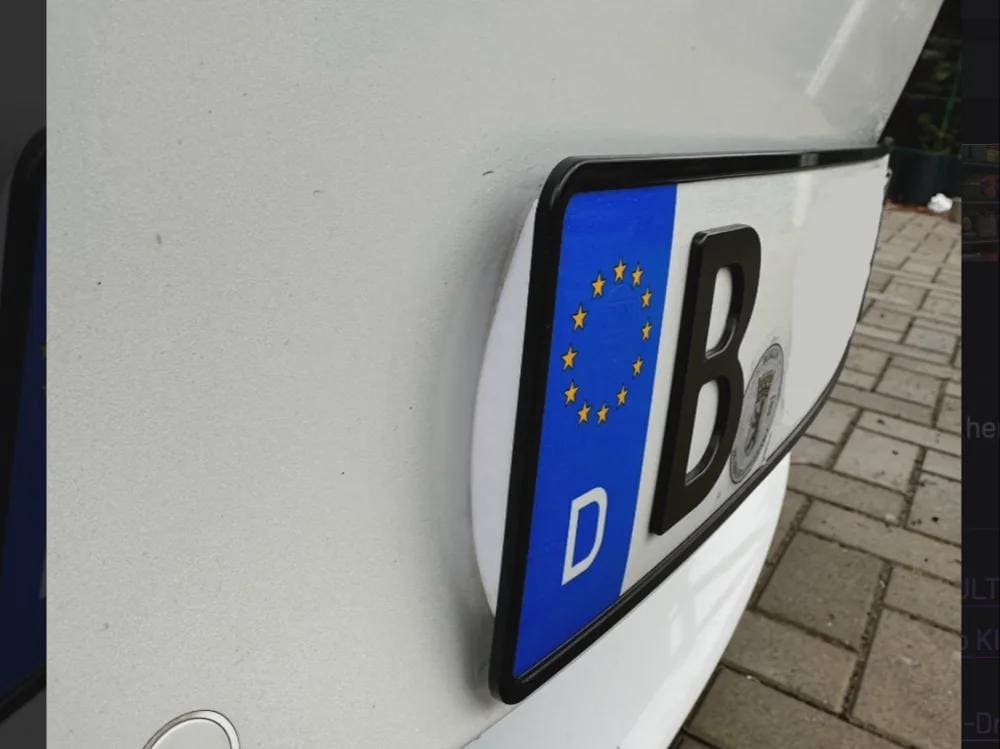 Βάση Μπροστινής Πινακίδας για Tesla Model 3 | Σετ 4 Τεμαχίων | 3D Εκτυπωμένη Βάση | Χωρίς Τρύπημα