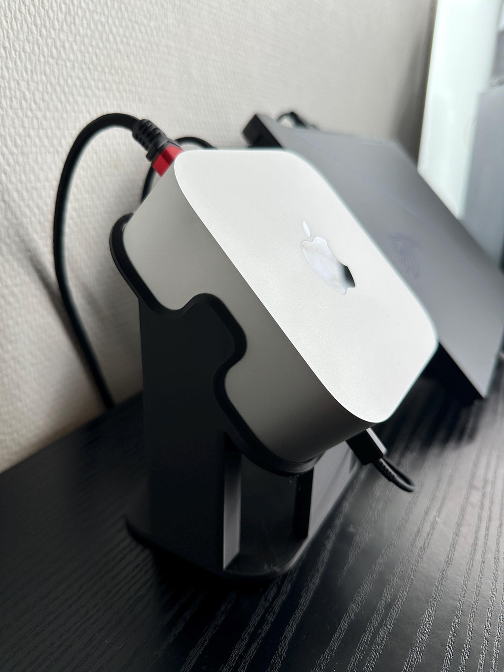 Βάση Mac Mini M4 – Οργανωτής Γραφείου για Apple Mac Mini – Μινιμαλιστική Βάση
