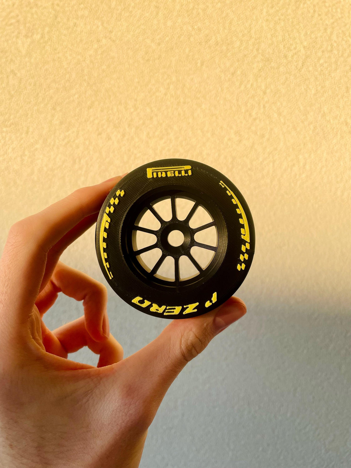 Σετ Έκθεσης Ελαστικών F1 Pirelli 2026 – Hard Medium Soft P ZERO – Διακόσμηση Γραφείου Motorsport