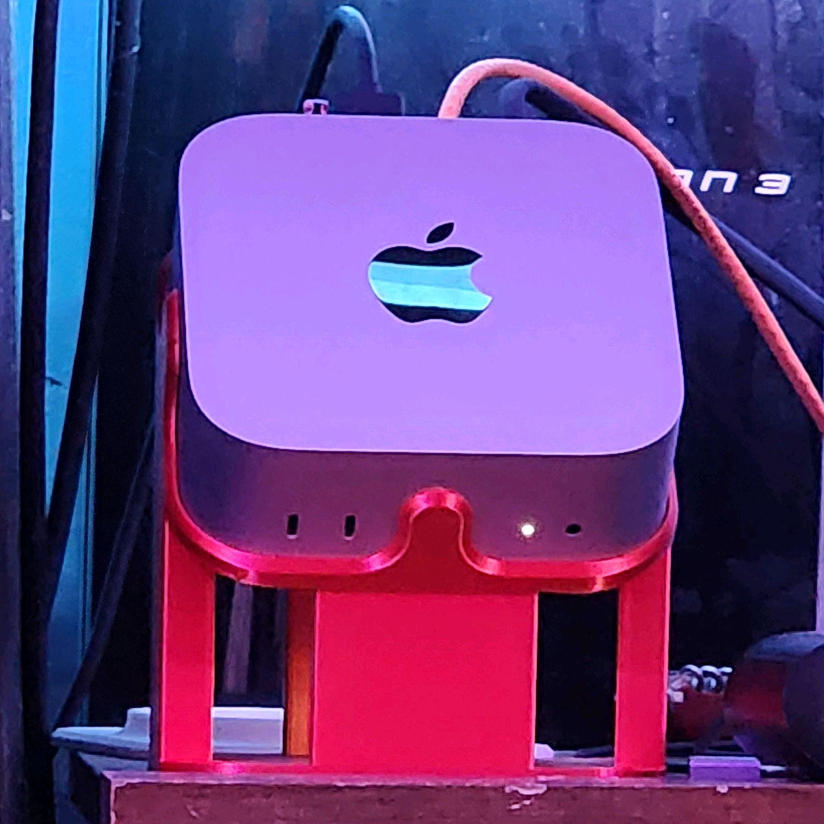 Βάση Mac Mini M4 – Οργανωτής Γραφείου για Apple Mac Mini – Μινιμαλιστική Βάση