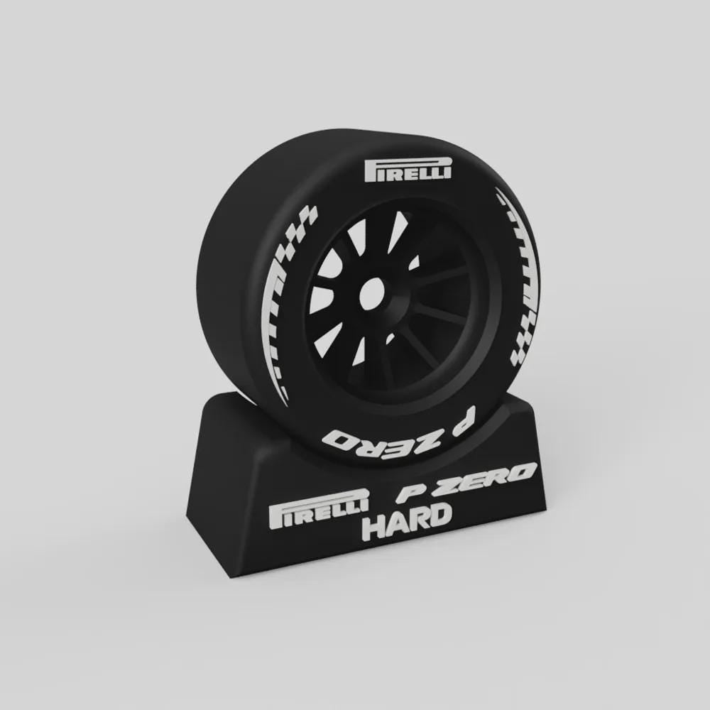 Σετ Έκθεσης Ελαστικών F1 Pirelli 2026 – Hard Medium Soft P ZERO – Διακόσμηση Γραφείου Motorsport